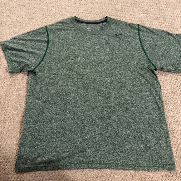 Men’s Nike dri-fit Tshirt - Picture 1 of 2